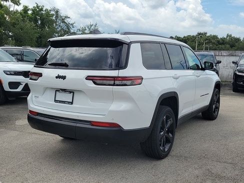 New 2024 Jeep Grand Cherokee L Altitude RWD image 3