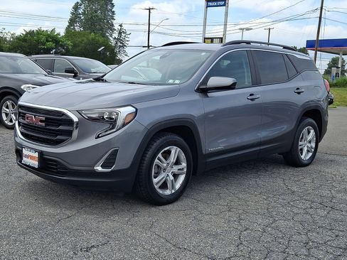 Used 2021 GMC Terrain SLE w/ Driver Convenience Package AWD/4WD image 3