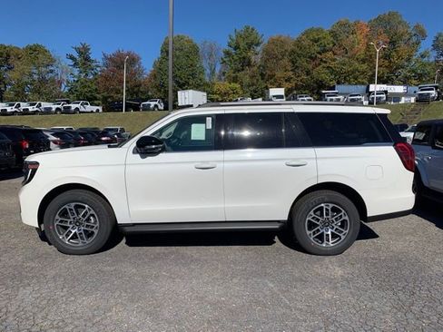 New 2025 Ford Expedition Active image 27