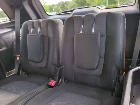 Used 2017 Ford Explorer XLT AWD/4WD image 13