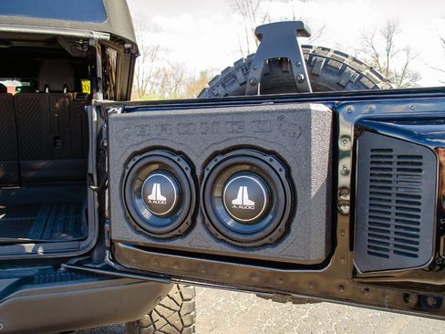 Used 2022 Ford Bronco Black Diamond image 6