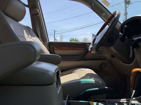 Used 2004 Lexus LX 470 4WD image 12