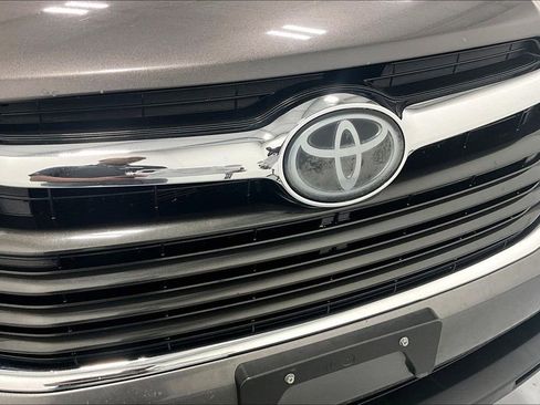 Used 2016 Toyota Highlander Limited Platinum image 26