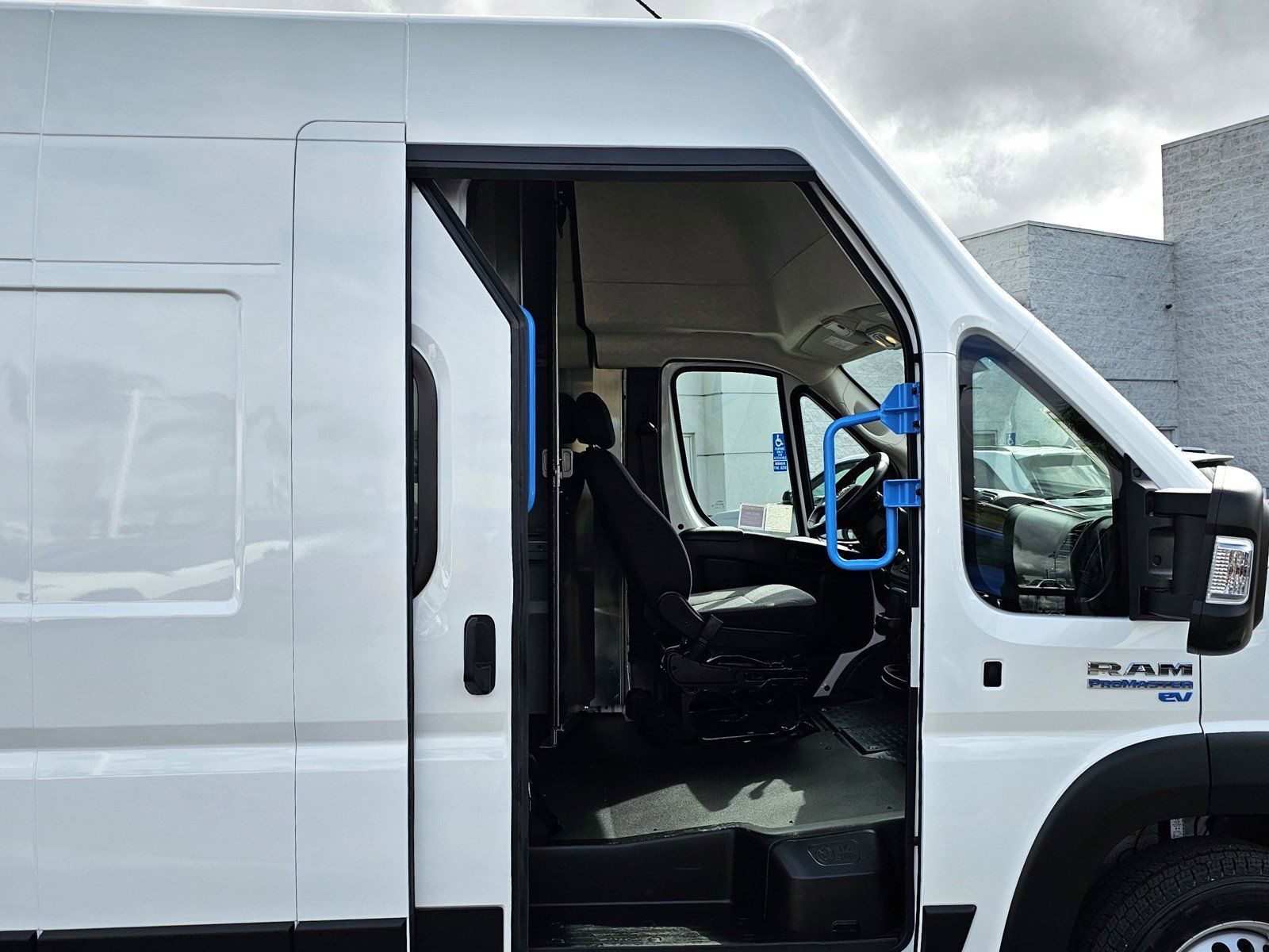 New 2025 RAM ProMaster 3500 FWD image 7