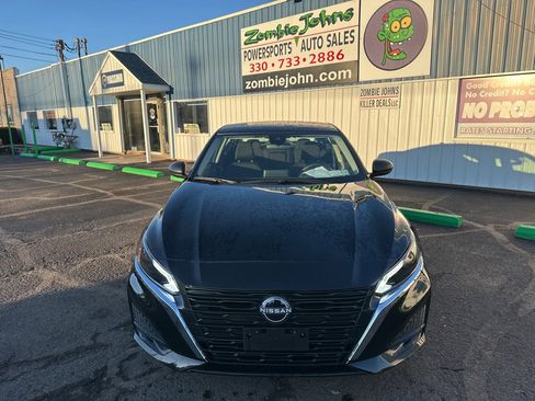 Used 2025 Nissan Altima 2.5 SV image 2