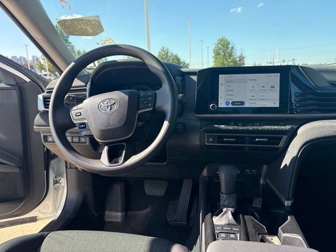 Used 2026 Toyota Camry LE FWD image 21