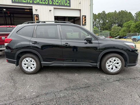Used 2019 Subaru Forester AWD/4WD image 2