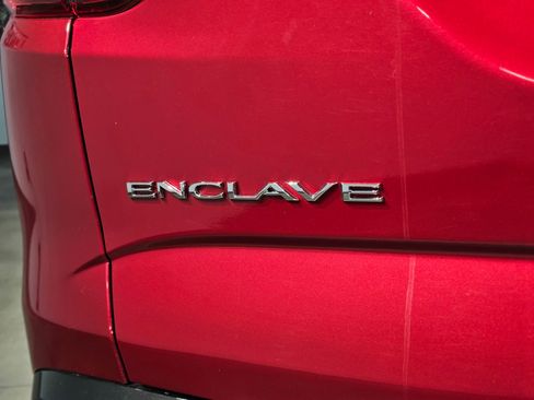 Used 2024 Buick Enclave Premium image 39