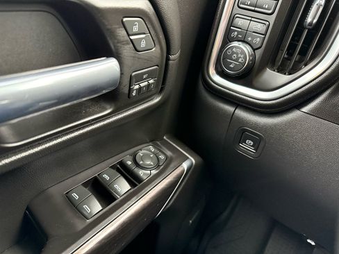 Used 2019 Chevrolet Silverado 1500 LTZ image 29