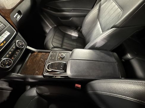 Used 2019 Mercedes-Benz GLS 450 4MATIC image 30