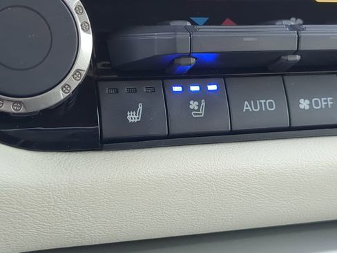 Used 2024 Toyota Sequoia Capstone image 22