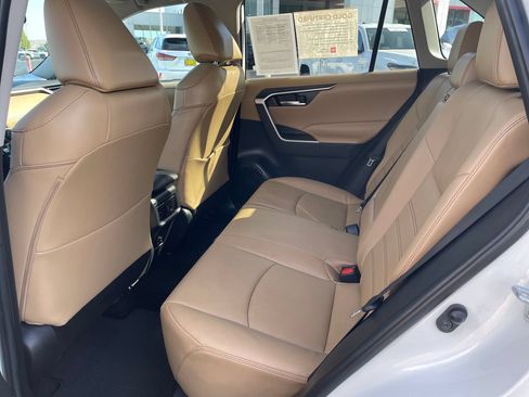 Certified 2021 Toyota RAV4 XLE Premium AWD/4WD image 15