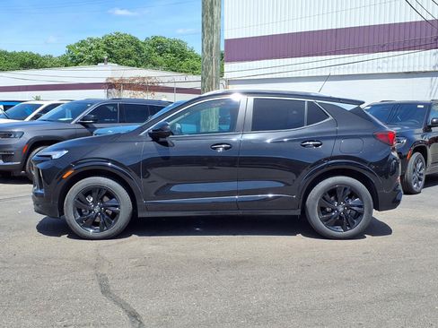 Used 2024 Buick Encore GX Sport Touring AWD/4WD image 4