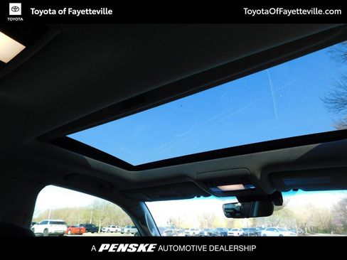 Used 2019 Toyota Land Cruiser image 6