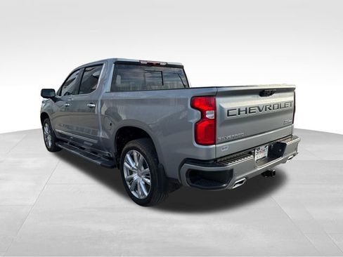 Used 2024 Chevrolet Silverado 1500 High Country w/ High Country Premium Package AWD/4WD image 9
