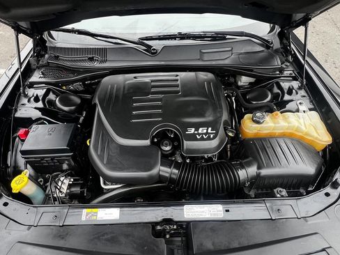 Used 2013 Dodge Challenger SXT image 32