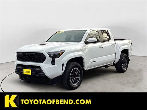 Used 2024 Toyota Tacoma TRD Sport image 1