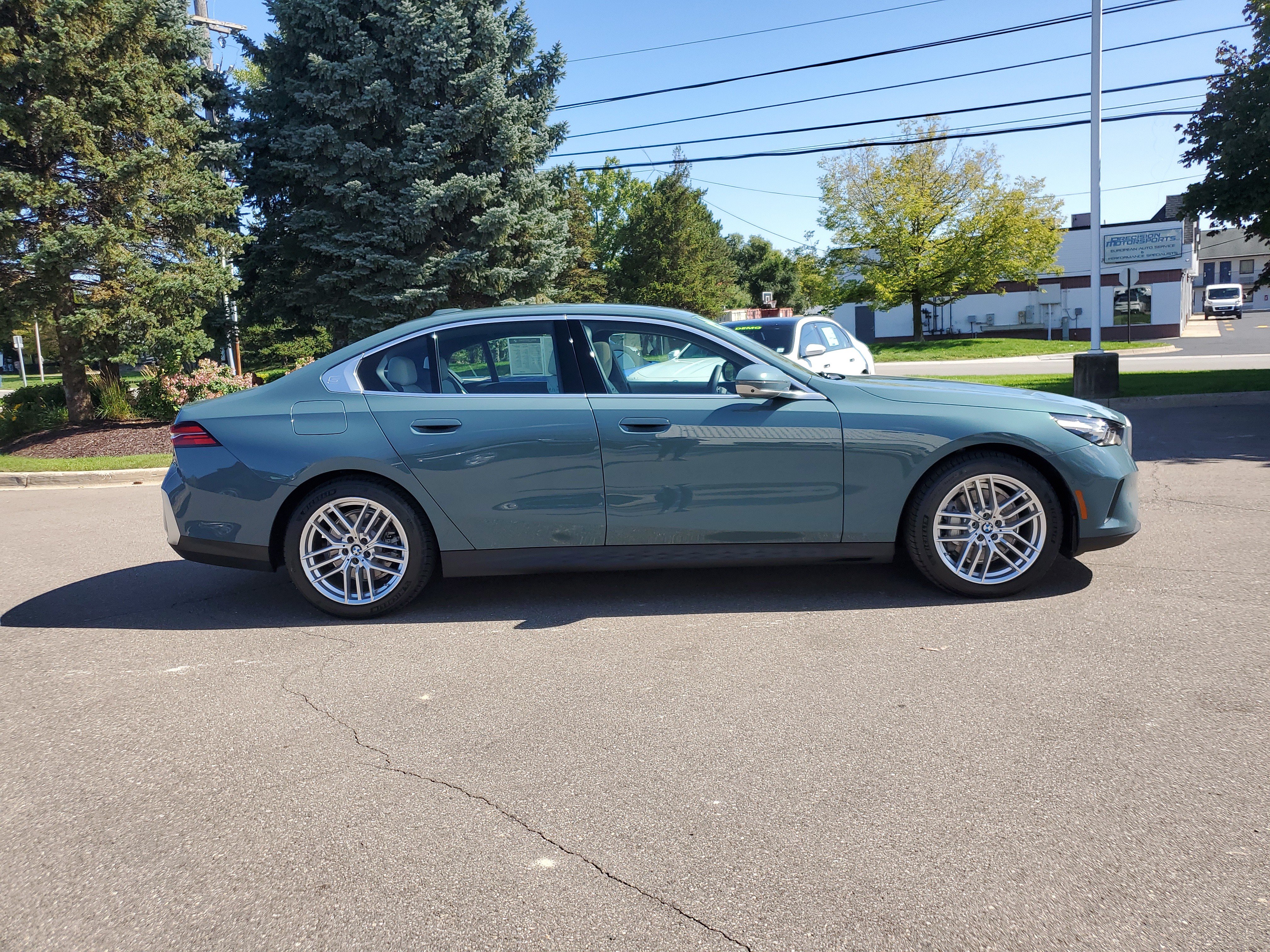 Certified 2024 BMW 530i xDrive w/ Premium Package AWD/4WD image 6