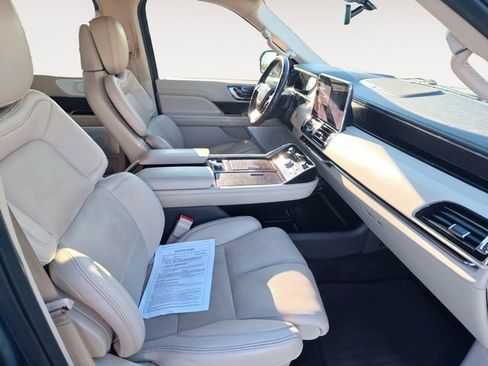 Used 2020 Lincoln Navigator L Reserve w/ Luxury Package AWD/4WD image 15
