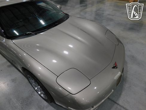 Used 1999 Chevrolet Corvette Coupe w/ Memory Pkg RWD image 37