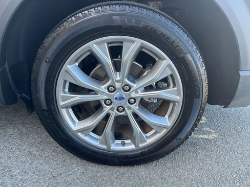 Used 2023 Ford Explorer Limited image 34