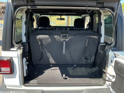 Used 2023 Jeep Wrangler Sport AWD/4WD image 9