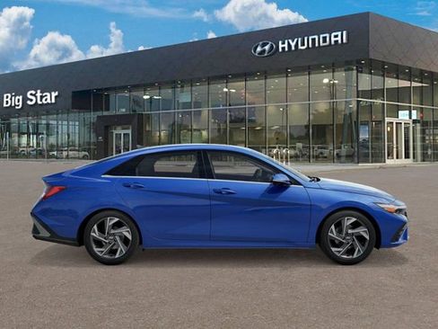Used 2026 Hyundai Elantra Limited FWD image 7