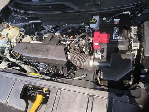 Used 2024 Nissan Rogue S AWD/4WD image 34