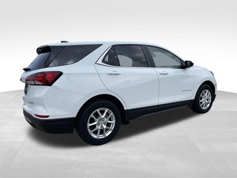 Used 2024 Chevrolet Equinox LT AWD/4WD image 4