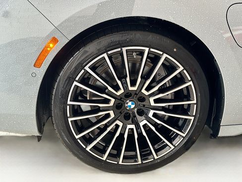 New 2026 BMW 750e xDrive image 27
