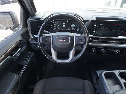 Used 2022 GMC Sierra 1500 Elevation w/ LPO, Elevation Black Package AWD/4WD image 9