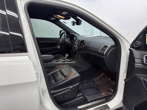 Used 2019 Jeep Grand Cherokee Limited image 14