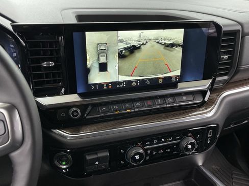 Used 2025 Chevrolet Silverado 1500 LT image 18