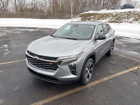 New 2026 Chevrolet Trax RS w/ Driver Confidence Package FWD image 3