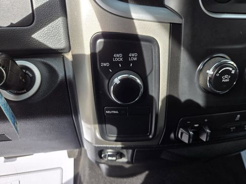 Used 2018 RAM 2500 SLT w/ Snow Chief Group image 15