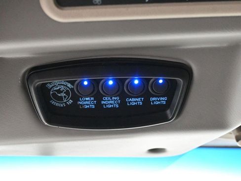 Used 2017 GMC Savana 2500 RWD image 33
