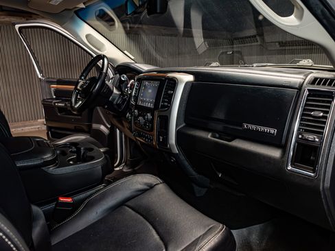 Used 2017 RAM 3500 Laramie w/ Cold Weather Group AWD/4WD image 19