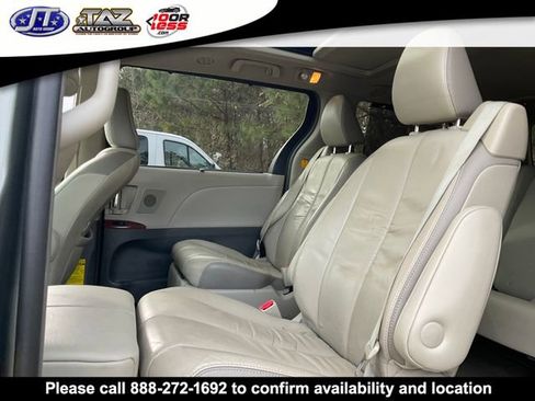 Used 2012 Toyota Sienna XLE image 4