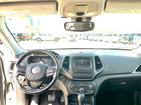 Used 2021 Jeep Cherokee Latitude Plus FWD image 15