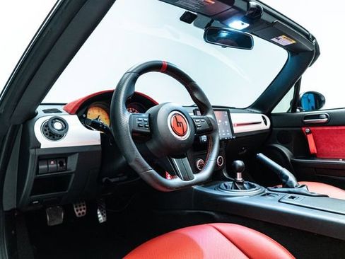 Used 2015 MAZDA MX-5 Miata Club RWD image 23
