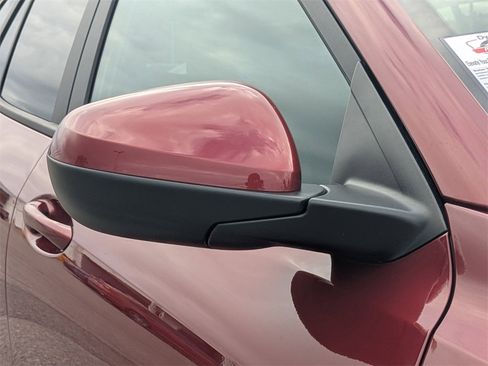 Certified 2025 Chevrolet Trax LT image 13