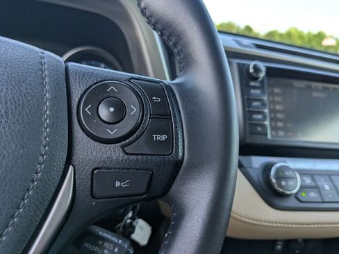Used 2017 Toyota RAV4 XLE FWD image 26