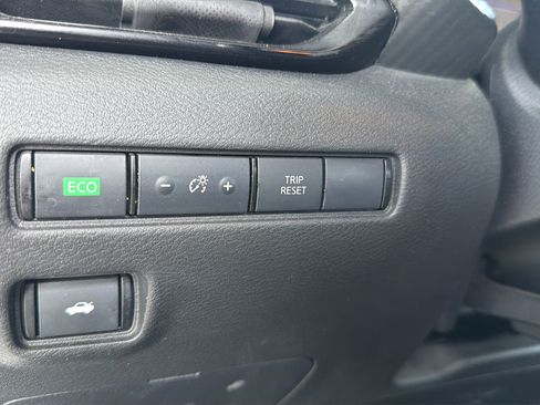 Certified 2024 Nissan Sentra SR FWD image 20