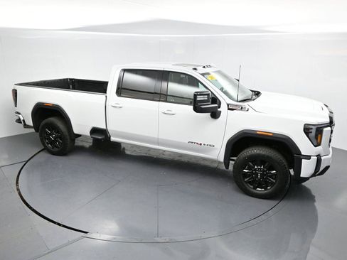 Used 2024 GMC Sierra 2500 AT4 w/ Technology Package AWD/4WD image 40