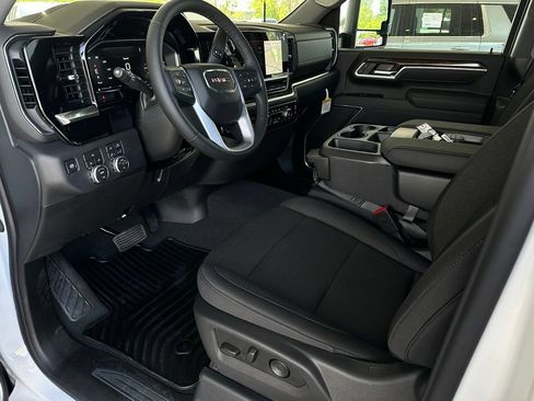 New 2026 GMC Sierra 2500 SLE w/ SLE Value Package; AWD/4WD image 10