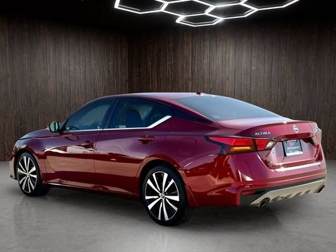 Used 2022 Nissan Altima 2.5 SR FWD image 6