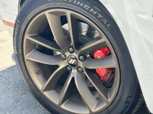 Used 2019 Dodge Challenger R/T Scat Pack RWD image 5