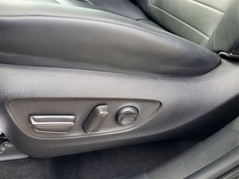 Used 2022 Toyota Highlander XLE image 24