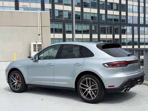 Used 2023 Porsche Macan S AWD/4WD image 3