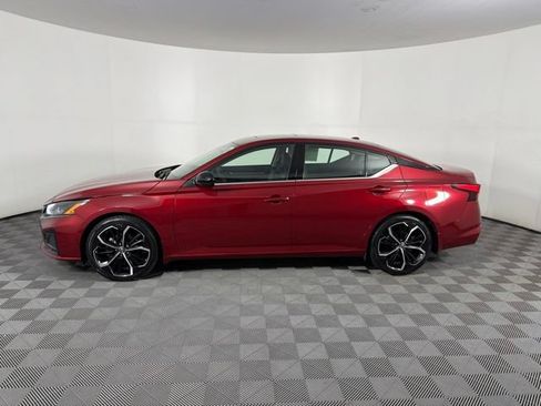 Used 2023 Nissan Altima 2.5 SR w/ SR Premium Package FWD image 16